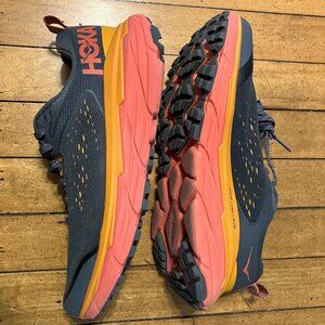 Hoka Women's Challenger ATR 6